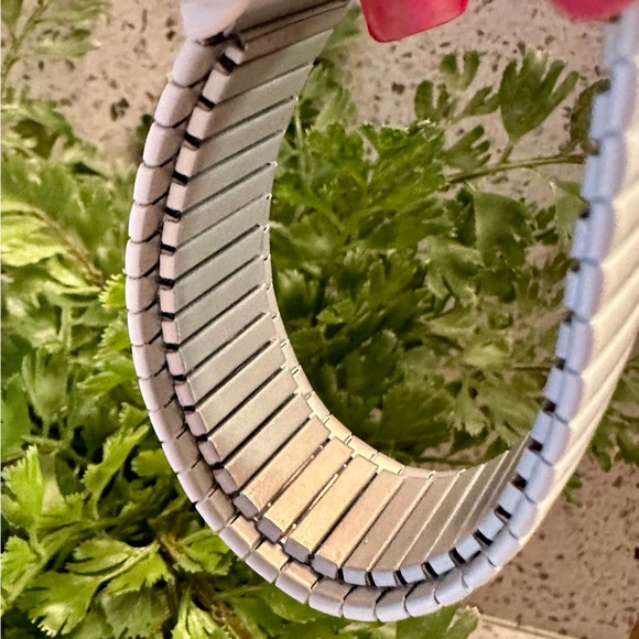 Betsy Johnson white heart shape watch - Picture 5 of 5